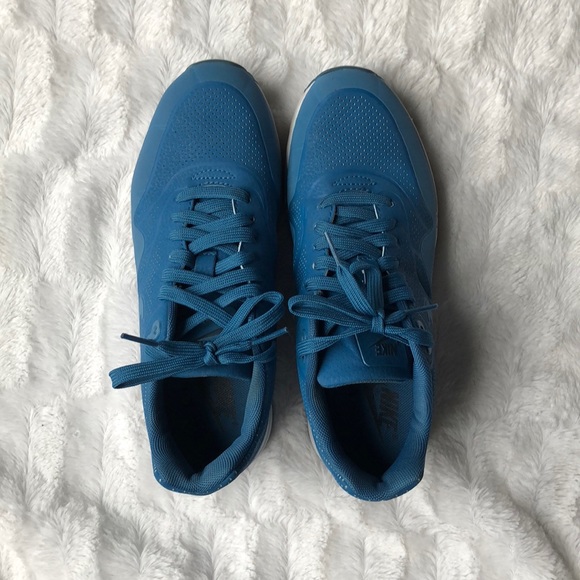 Nike Air Max - Picture 2 of 5